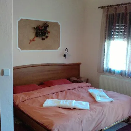 Guesthouse Lina Káto Loutrákion Zimmer foto
